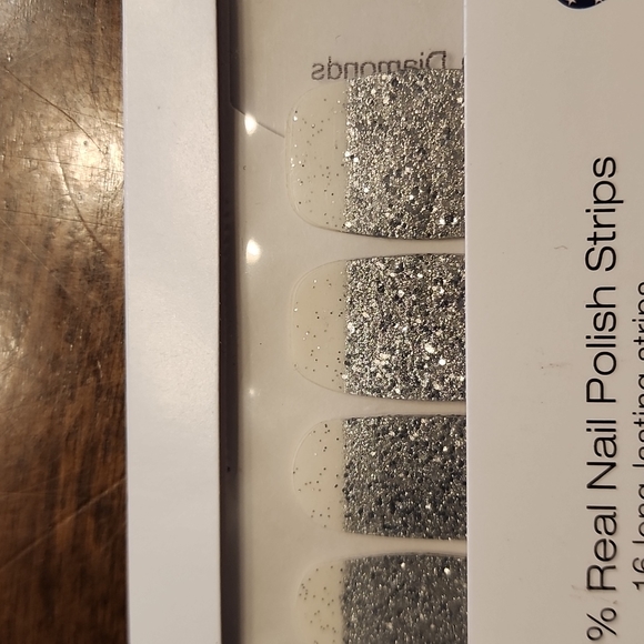 Color Street lot Dripping in Diamonds and Wraping it Up Holiday nail polish sets - Picture 2 of 5